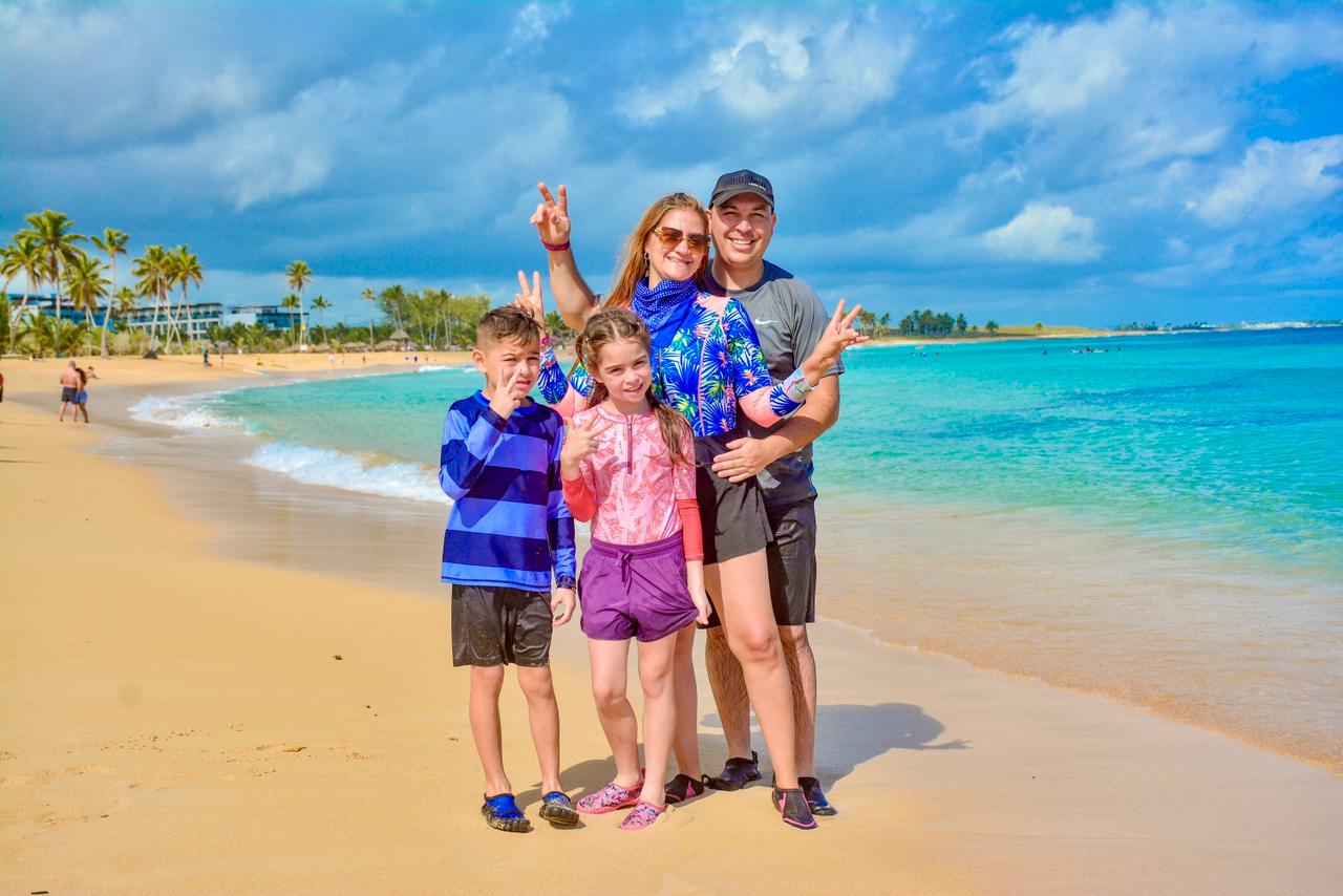 familia en la playa